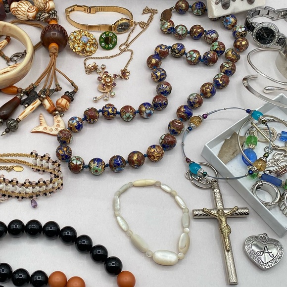 Vintage Junk Drawer Jewelry Lot & Miscellaneous Items - Picture 2 of 9